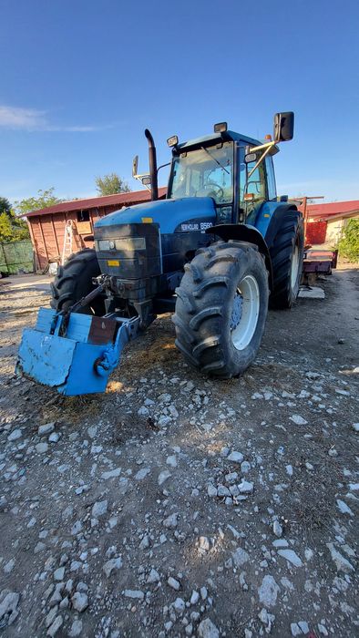 Tractor New Holland 8560
