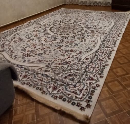 Продам бу ковер в хорошем состоянии