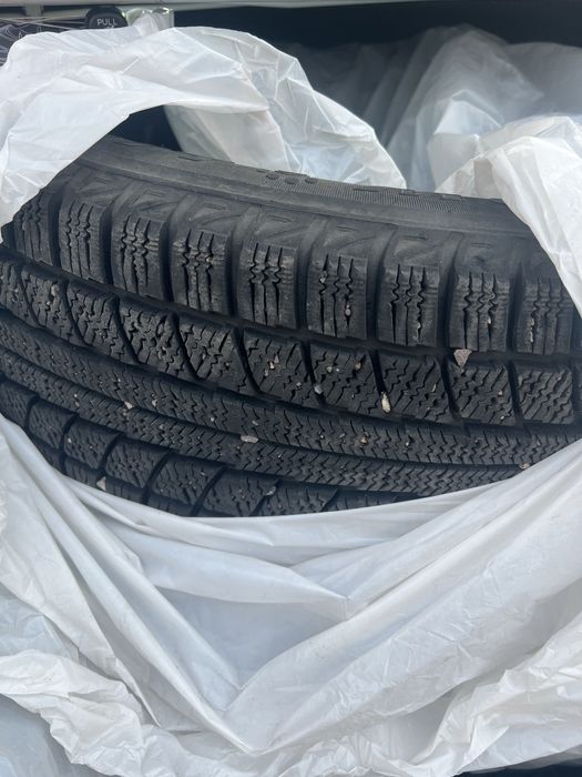 Продам б/у шины R17 TRIANGLE протектор идеальный без порезов