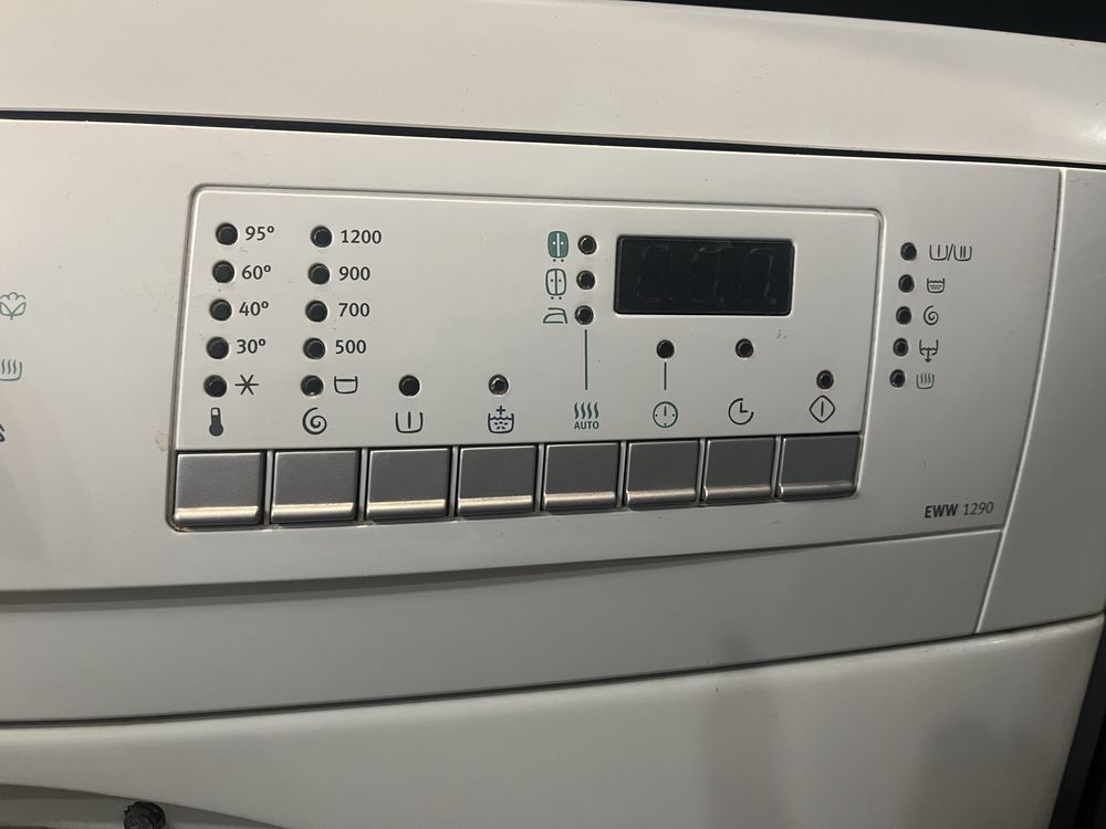 Пералня със сушилня Electrolux