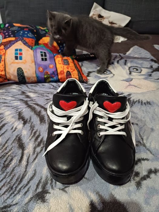 Adidasi piele LOVE MOSCHINO 
Sneakers JA15063G1BIA0000 Negru