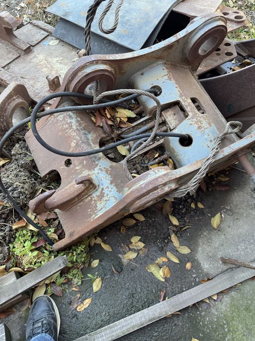 Cupa taluz, cupa săpat, cupla prindere rapida excavator,Volvo,Cat, JCB