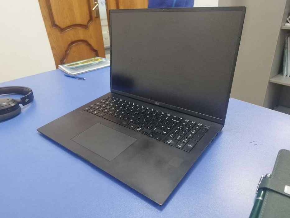 LG Gramm 17ZB90R. I7-1360p | 16 Гб ОЗУ | 512 Гб SSD