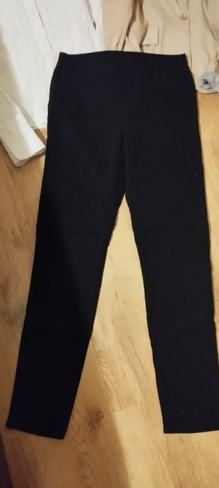 Лот подарявам панталон, сако и риза