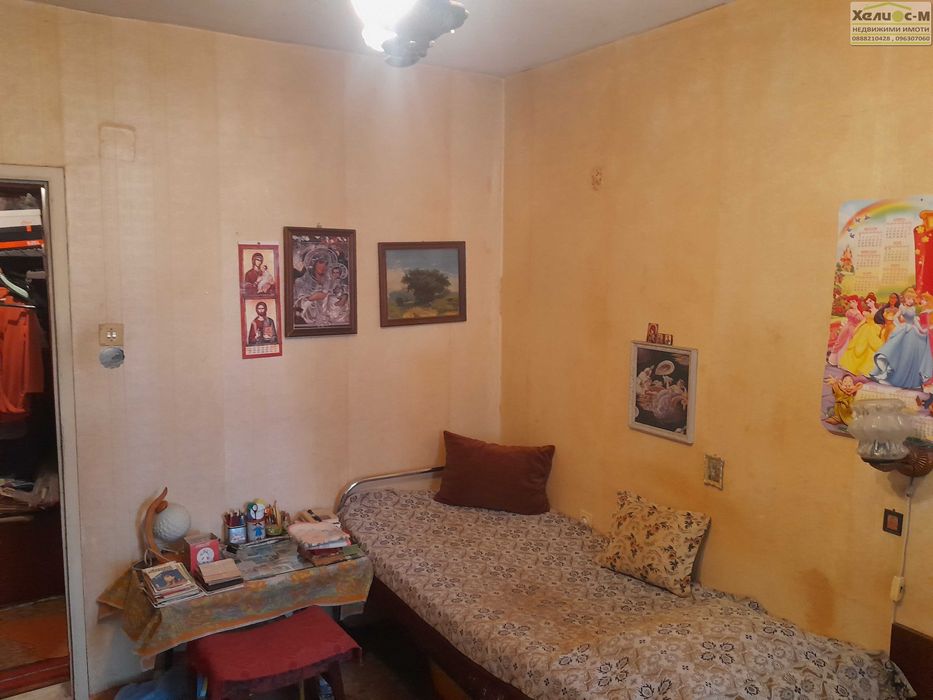 Тристаен апартамент в района на Езиковата гимназия, гр.Монтана