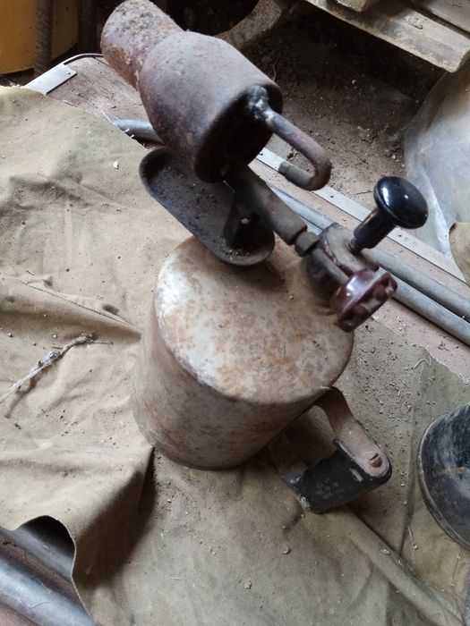 Продам две паяльные лампы