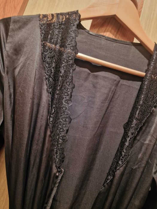 Сатенен черен халат