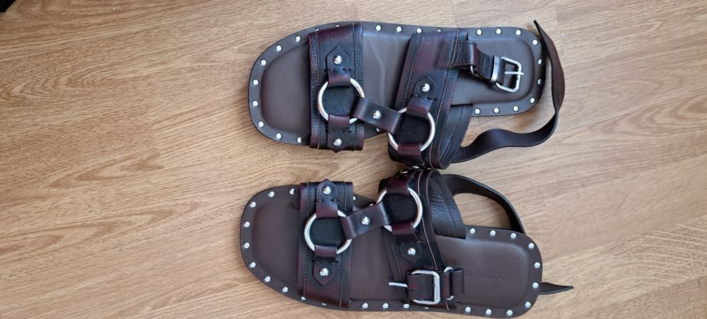 Vând sandale dsquared2