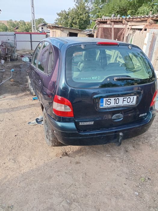 Vand Renault 1.6 benzină 16v