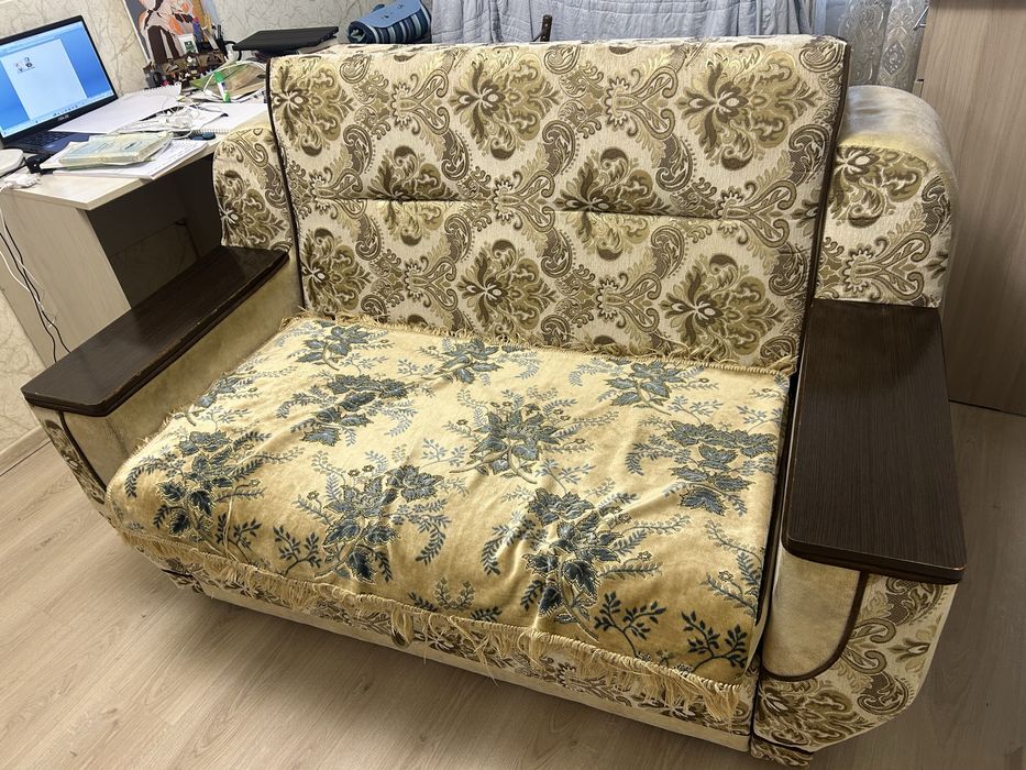Продам диван в хорошем состоянии