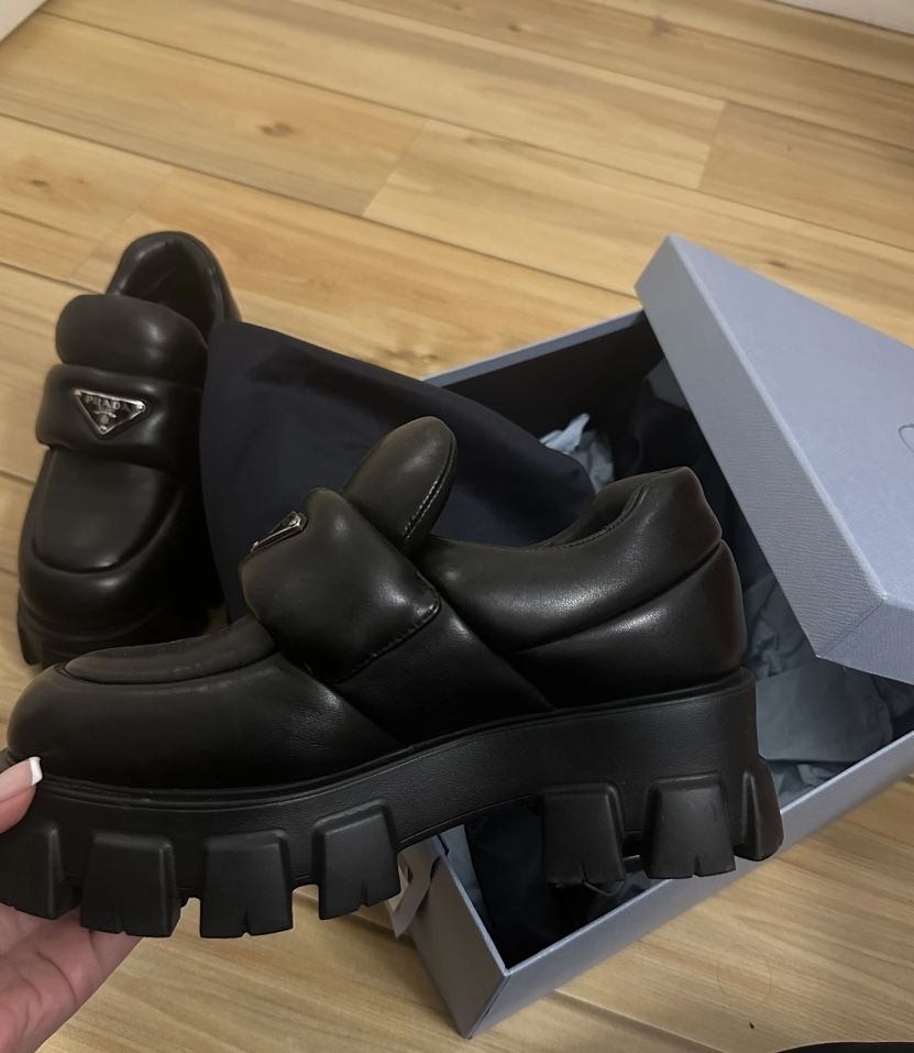 Дамски лоуфъри Prada