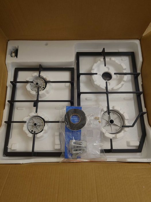 Газовая варочная поверхность Candy CHXG64CNB — новая, в коробке