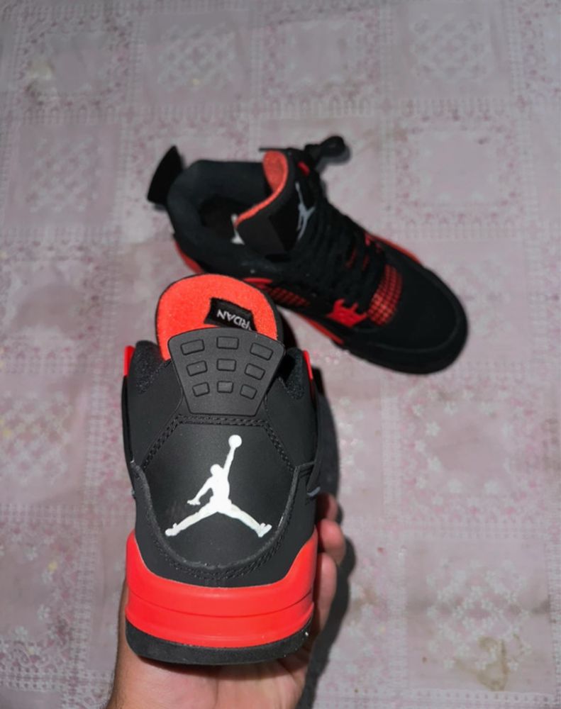 Jordan 4 red thunder