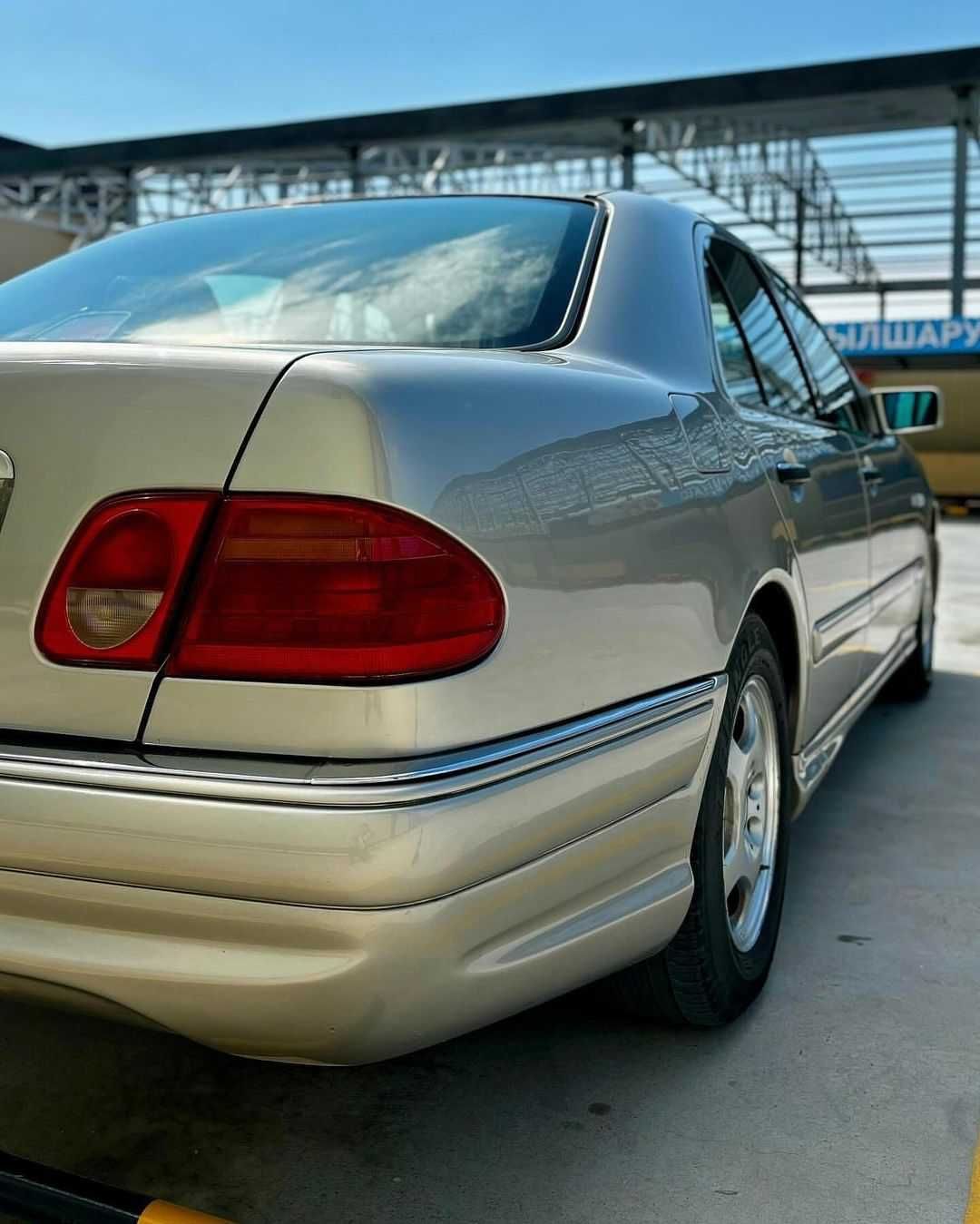 Пороги Бампер Спойлер Мерседес 210 AMG 5.5 Рестайлинг\До рестайлинг