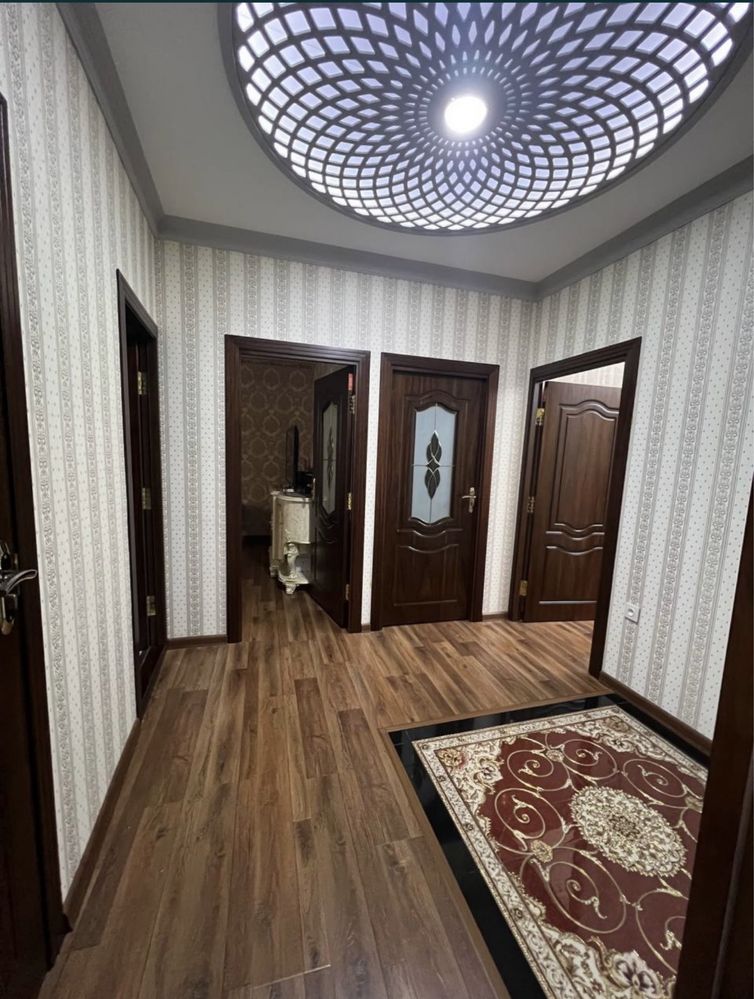 Юнусабад2 4/4/4 84м2 , ориентир Универсам , продается квартира