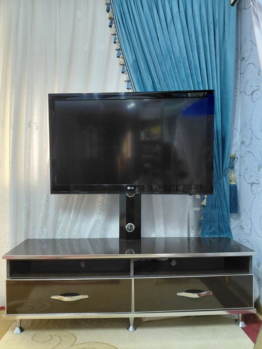 Televizor LG 43 podstavkasi bilan birga
