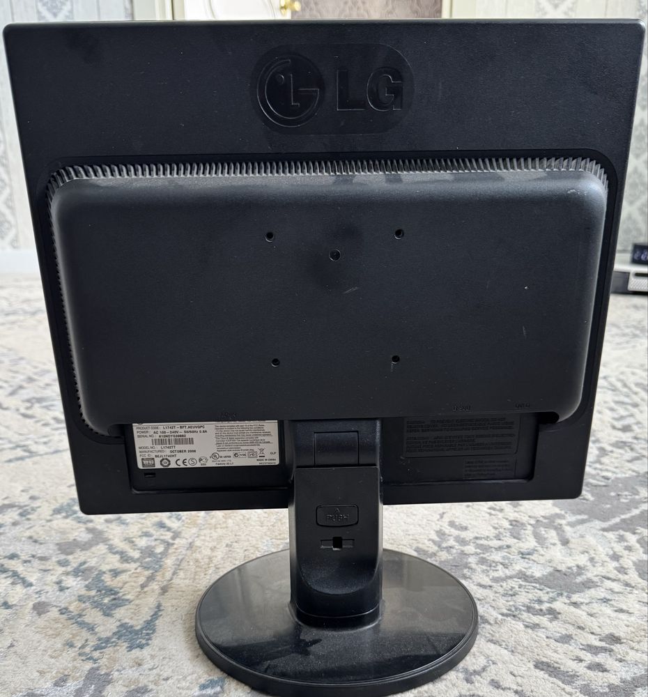 Монитор LG Flatron L1742T-BF
