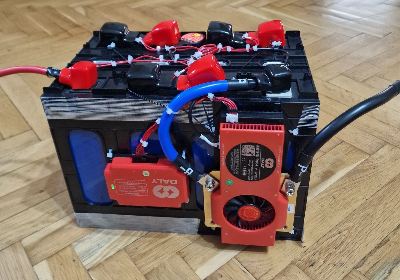 НОВ! 12V 320A lifepo4.Литиев акумулатор 4Kw. кемпер каравана соларни