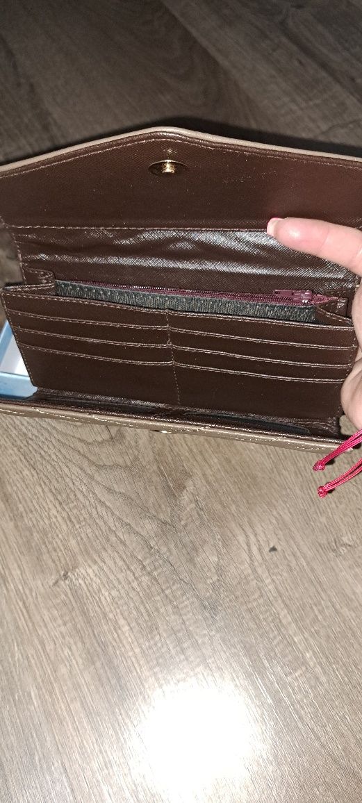 Дамско портомоне