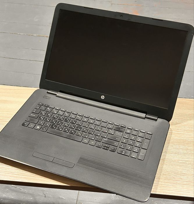 Большой 17,3 мощный Hp ноутбук в отличном состояний