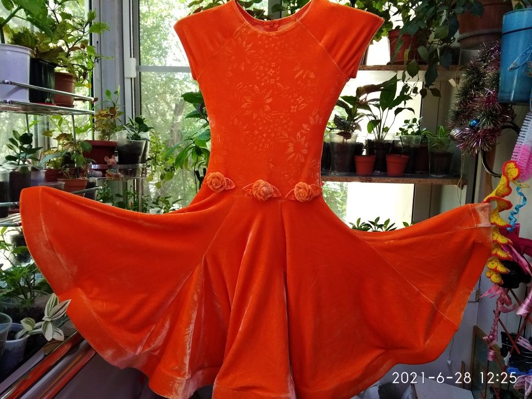 Нарядное бальное платье, подростковое 36 размер