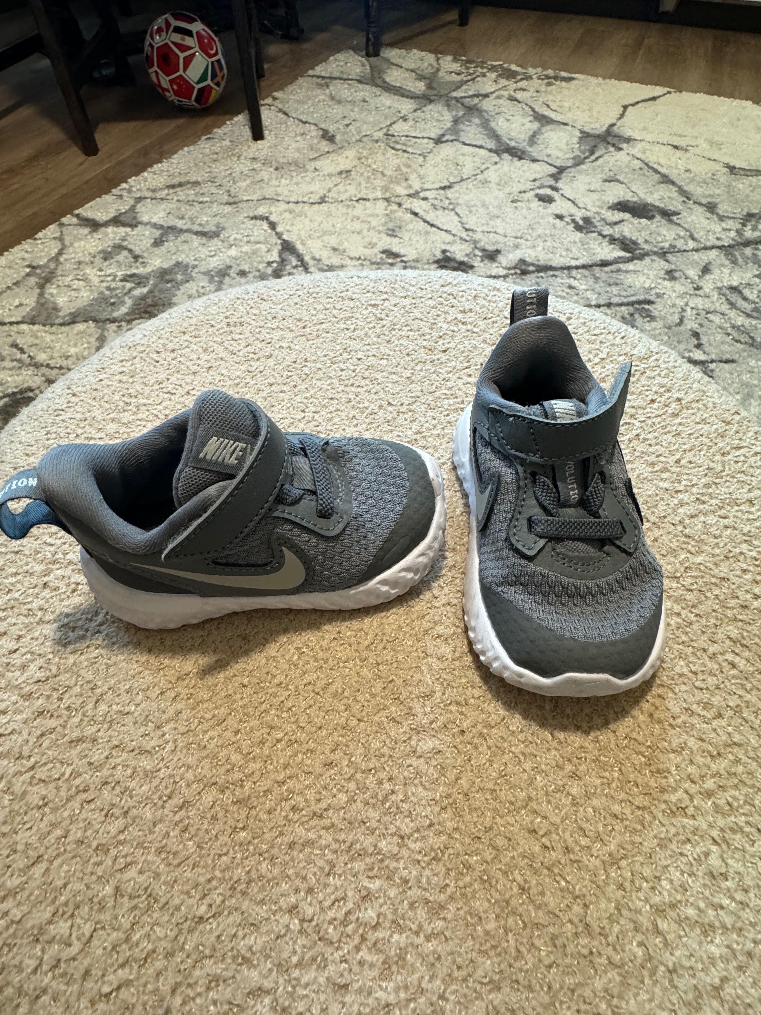 Детски маратонки Nike Revolution