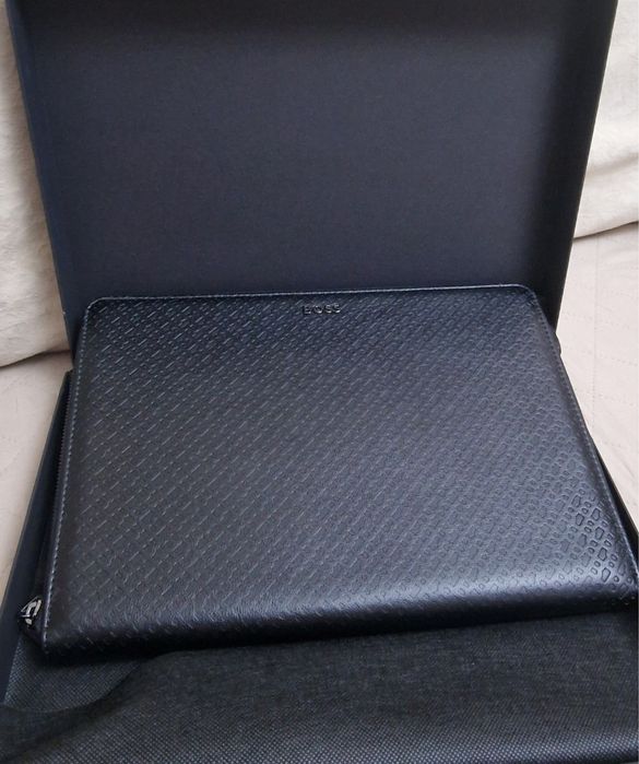 Папка с блокнотом от Hugo Boss