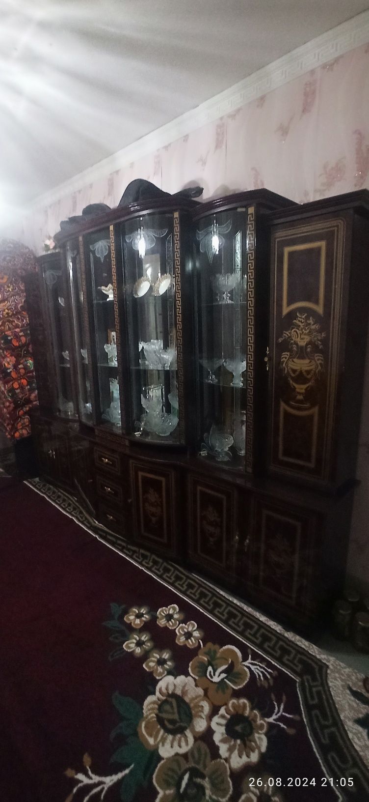 Мебель Срочно продам стенку не дорогой