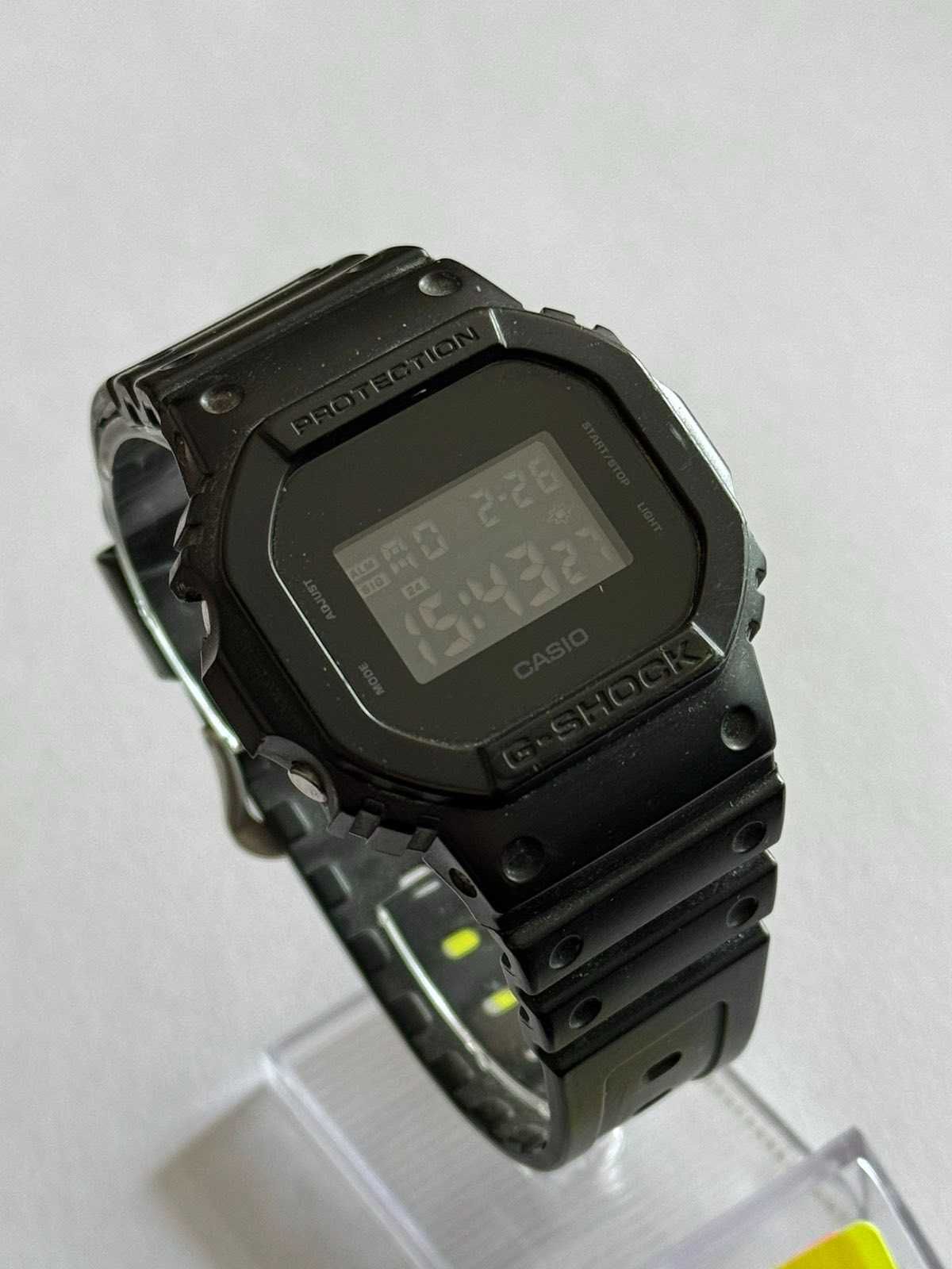 Продавам Часовник Casio G-Shock DW-5600BB-1E