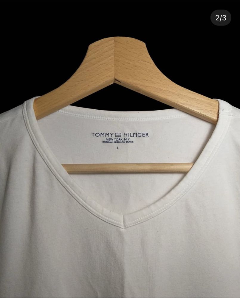 Tommy Hilfiger V-neck тениска