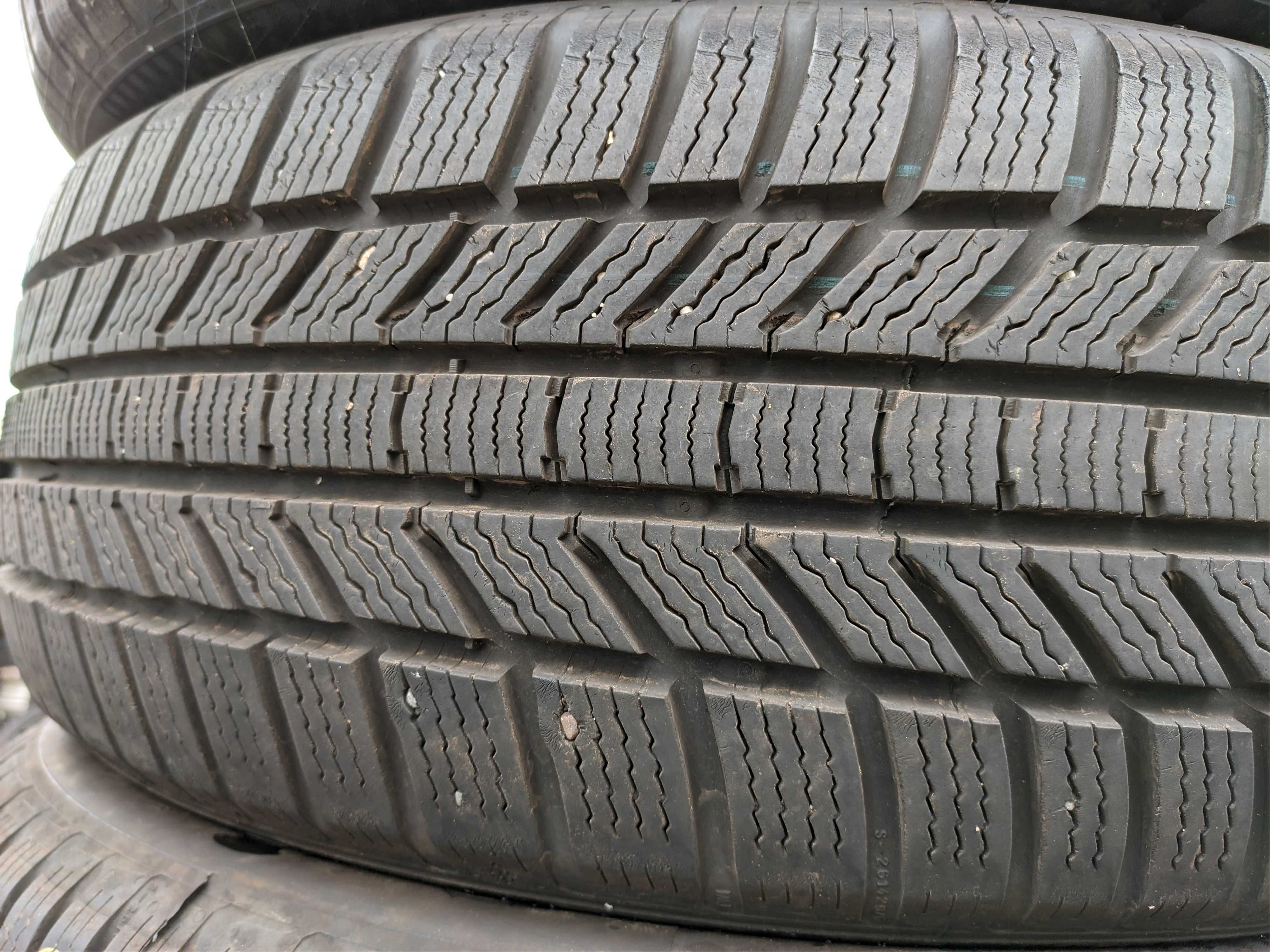 4бр Като нови зимни гуми 215 55 17 - Continental - DOT 23, 24