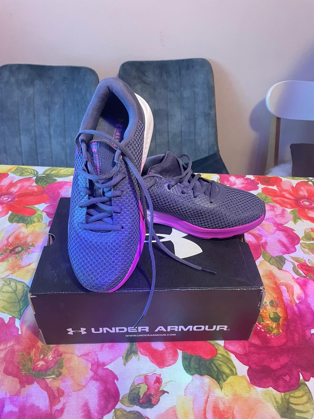 Adidași Under Armour