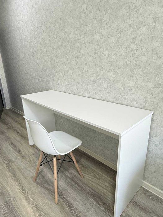 Продается стол рабочий (использованный на 2 недели)