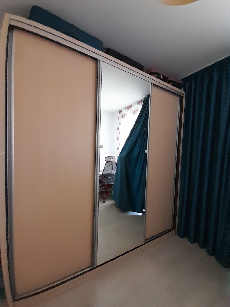 Vand mobila Dormitor (1 dressing, 1 pat, 2 noptiere, 1 comoda)