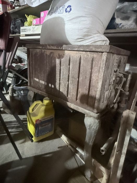 Чугунный печка в отличном состоянии