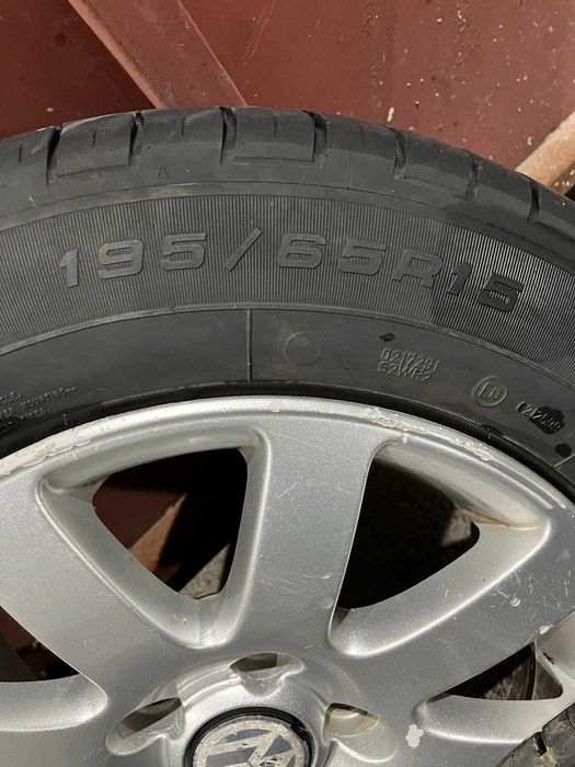 Гуми с джанти 195/65R15 за VW Passa