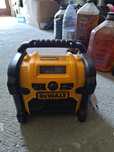 Radio boxă dewalt