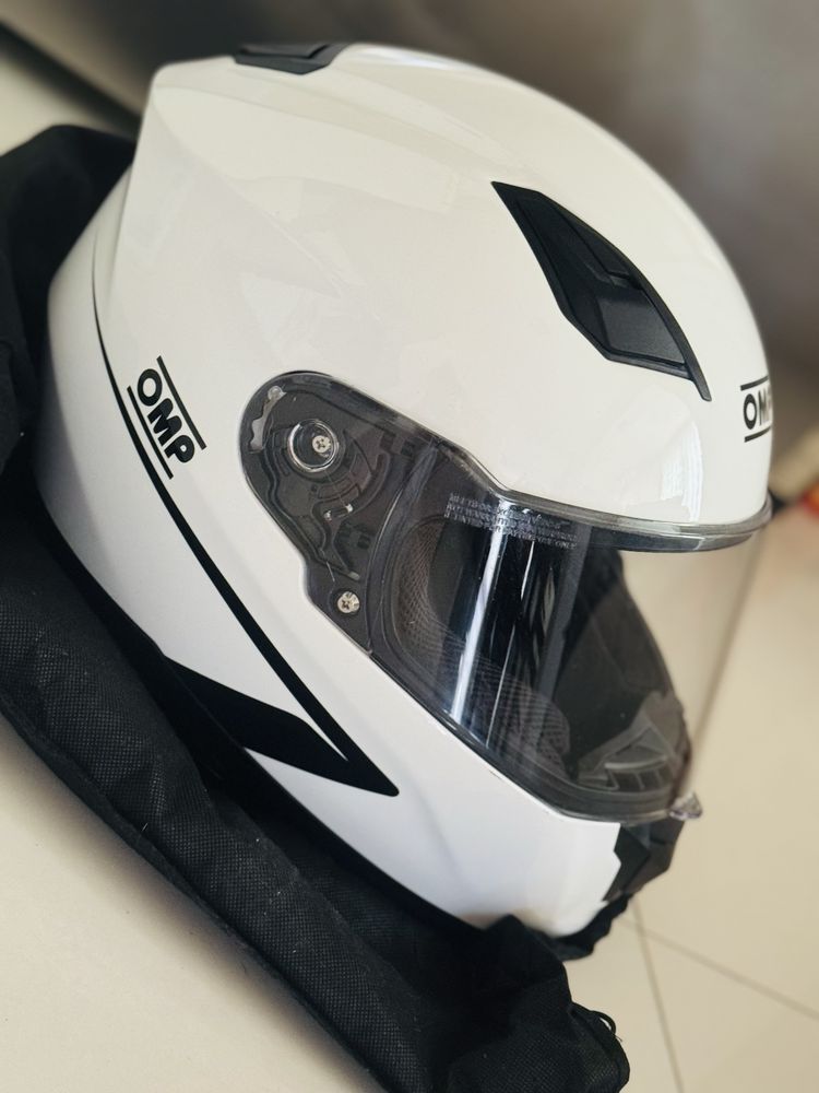 Каска OMP CIRCUIT evo white размер L