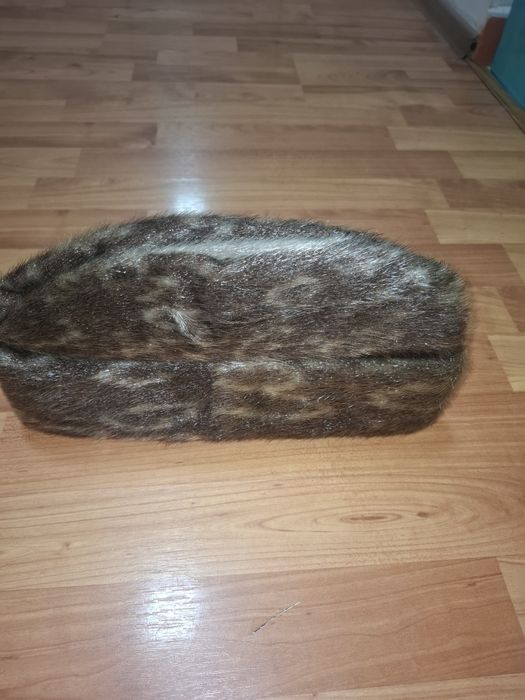 Caciula blana naturala din foca