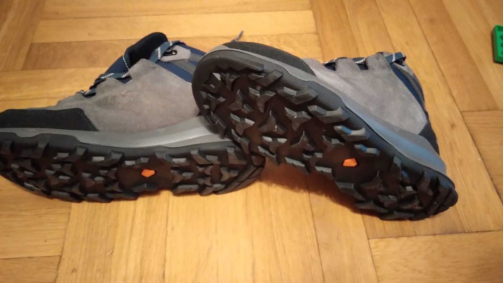 ghete baieti quechua waterproof MH 500 , marime 38