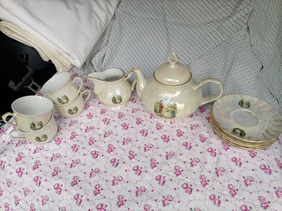 Сервизы СССР продам..