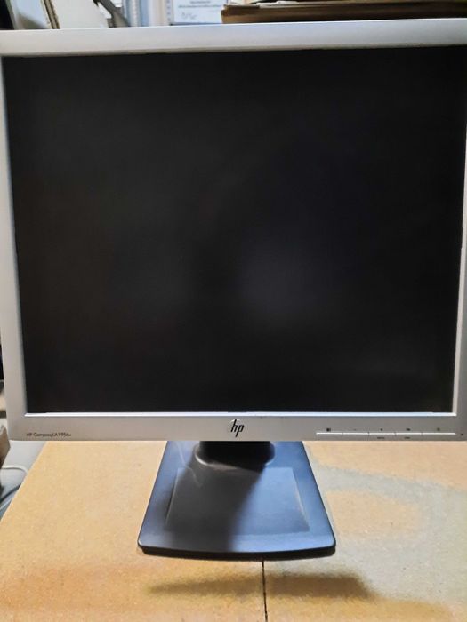 Vand monitoare HP,Dell=19 inch