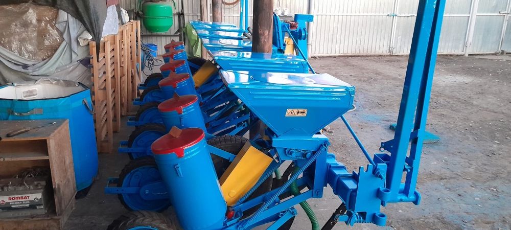 Semănătoare cu fertilizare cu 6 secții