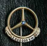 Insigna aur mercedes Benz