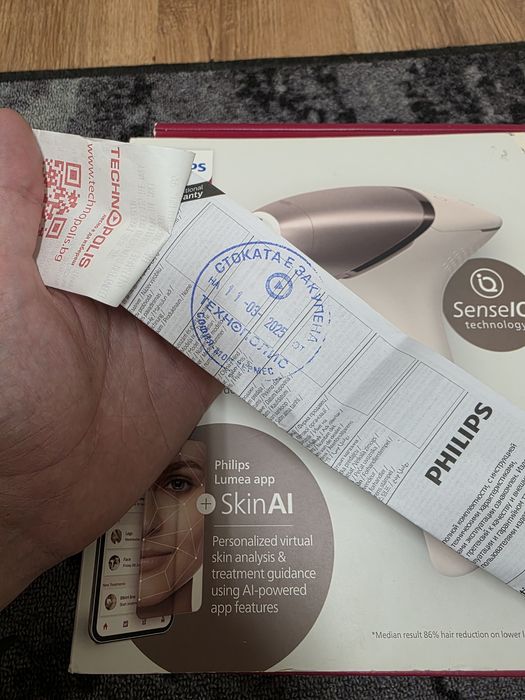 Фотоепилатор Philips Lumea IPL Hair Removal 9900.