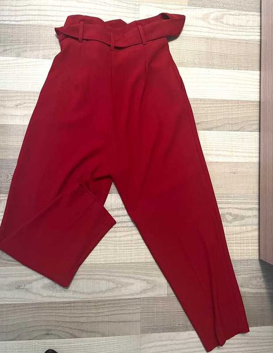 Pantaloni de costum Stradivarius