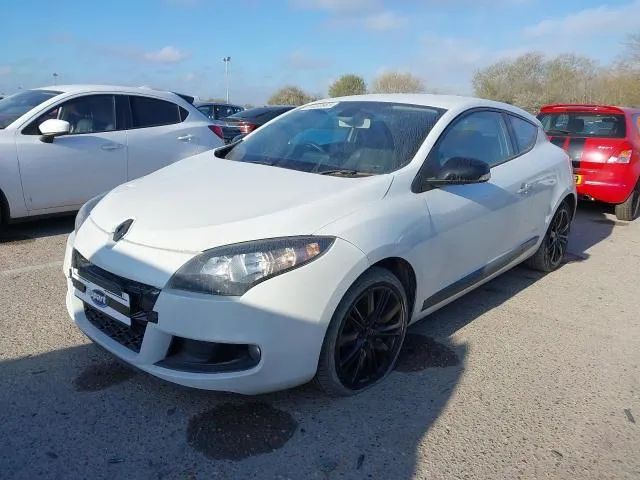 Piese de Renault Megane 3 2011 in 2 usi
