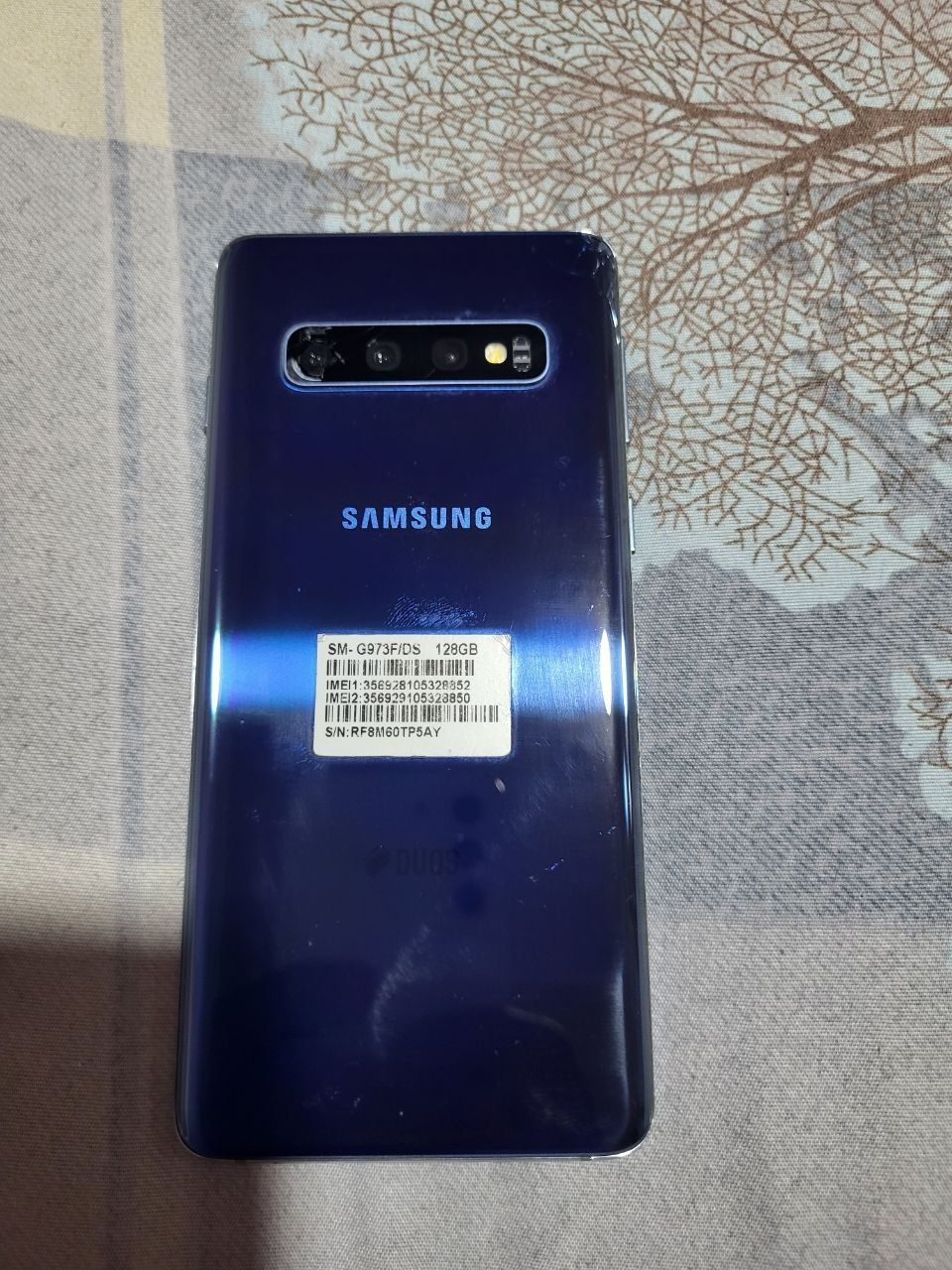 Samsung S10  8/128  сотилади 120$.