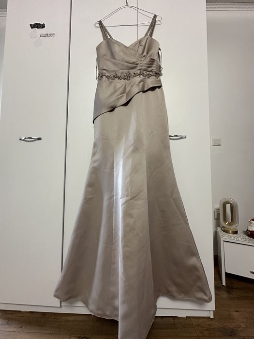 Rochie lunga tip sirenta