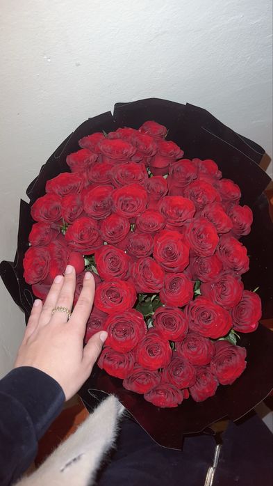 51 штук роза свежая срочно продаю
